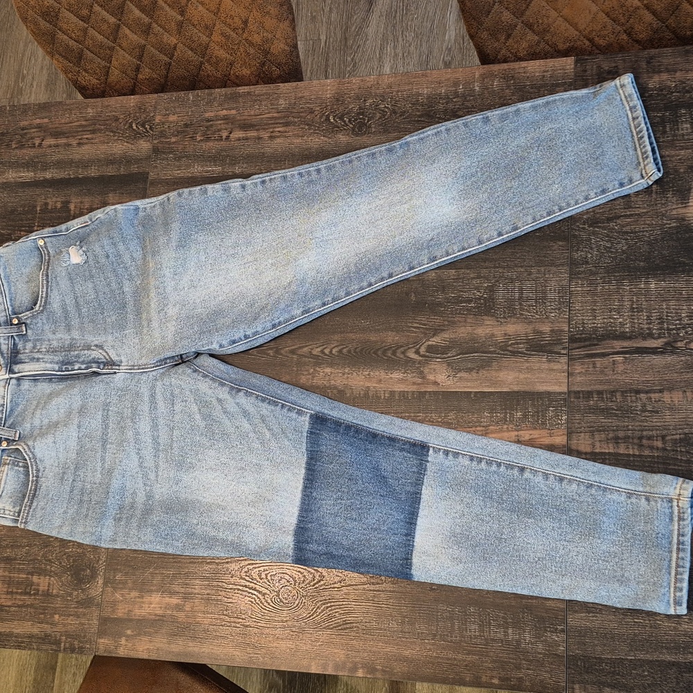 No Boundaries Junior's Light Blue Jeans with Dark Blue Patch